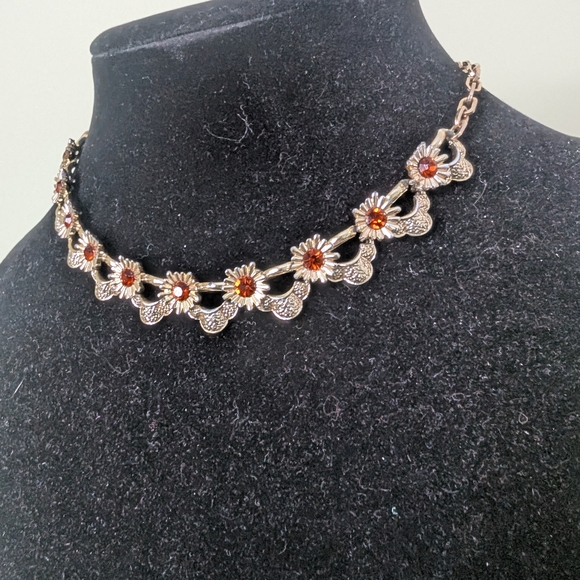 Coro Silver and Amber Floral Necklace - Picture 4 of 10